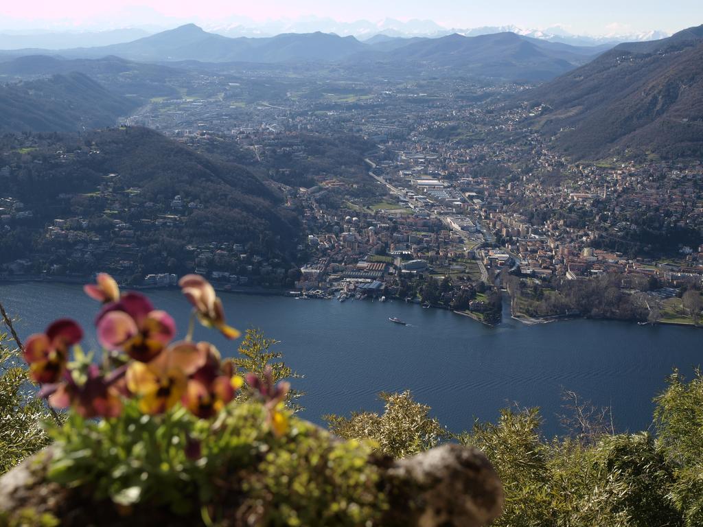 B&B Il Balcone Sul Lago Brunate Bilik gambar